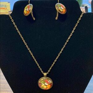New Floral Pendant Necklace and Earring Set